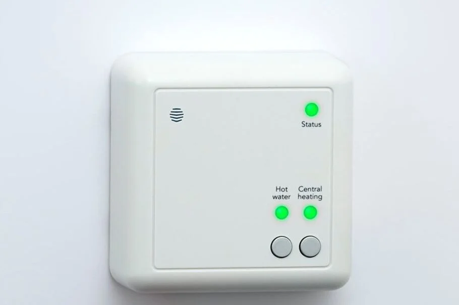 Hive Heating Coming On When Not Scheduled - Troubleshooting Guide 3 hive thermostat troubleshooting staus lights on receiver edited 2