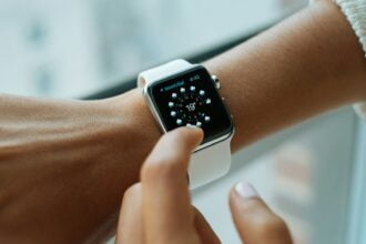 do smart watches require a sim card